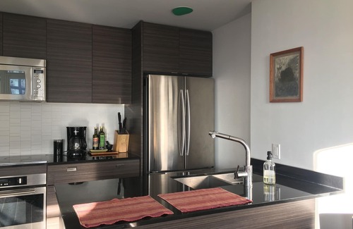 Connaught Apartamento | Beautiful Apartment near 17th Avenue