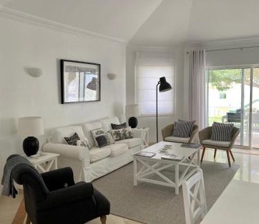 Almancil Apartamento | Beautiful apartment for rent in Quinta do Lago with excellent resort facilities close to lake and beach.