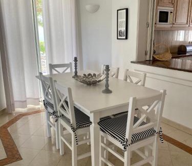 Almancil Apartamento | Beautiful apartment for rent in Quinta do Lago with excellent resort facilities close to lake and beach.