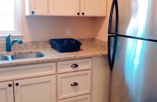 Downtown Greensboro Apartamento | Beautiful apartment in Historic Downtown area, perfect for long term stays