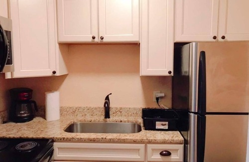 Downtown Greensboro Apartamento | Beautiful apartment in Historical Downtown Location.