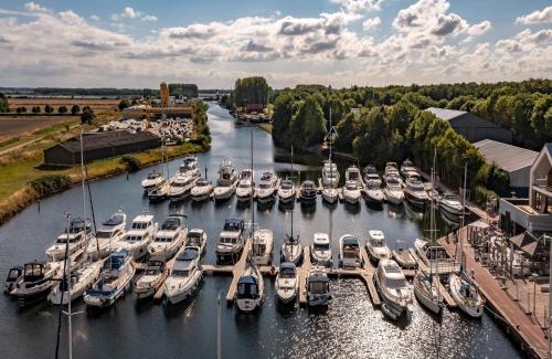 Kamperland Apartamento | Beautiful apartment with beautiful views of the lively marina