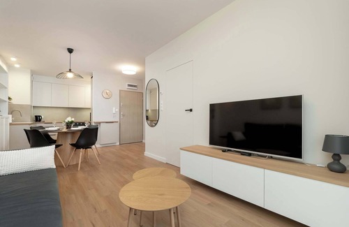 Nowe Miasto Apartamento | Beautiful Apartment with Balcony by Noclegi Renters