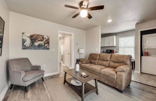 Fort Worth Apartamento | Beautiful Apt-5MinDownTownFW-2 Bed-1K-1Q-Free Park