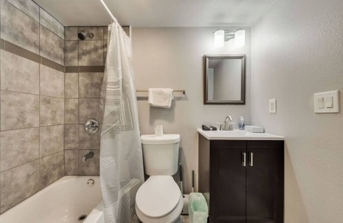 Fort Worth Apartamento | Beautiful Apt-5MinDownTownFW-2 Bed-1K-1Q-Free Park