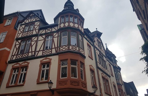 Wetzlar Apartamento | Hermoso apartamento de estilo Art Nouveau en el corazón de Wetzlar, cerca de la Plaza de la Catedral
