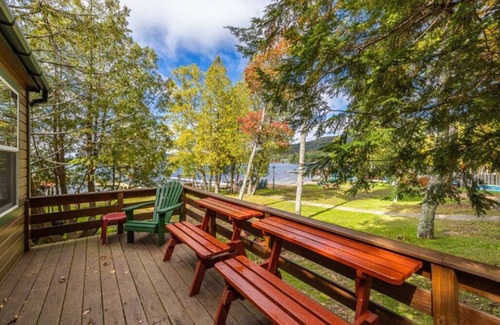Inlet Cabaña | Beautiful Artisan Crafted House Just Steps Away from the Beautiful 4th Lake!