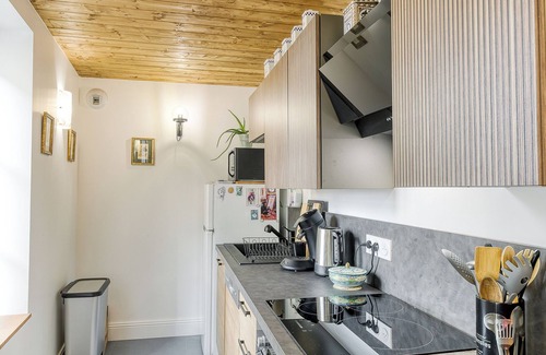 Trevoux Apartamento | Beautiful artist's duplex in the historic center