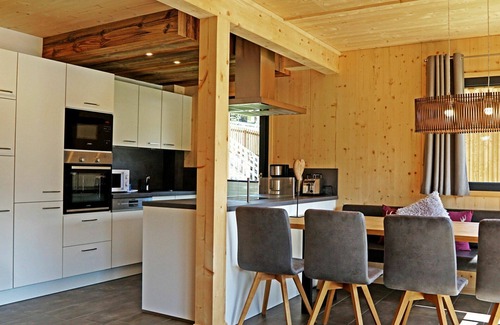 Steinach am Brenner Casa | Bonito apartamento en villa con WIFI, TV, terraza, vista panorámica y aparcamiento