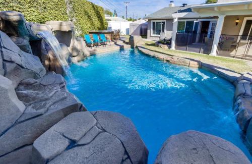Placentia Casa | Beautiful Backyard Oasis 5 bedroom 3 Bathroom Home