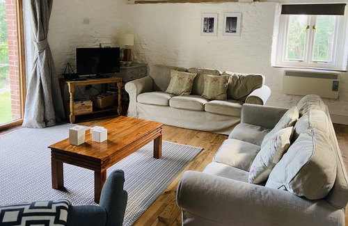 Barwick Cabaña | Beautiful barn conversion with wood-burning stove