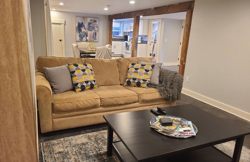 Mississippi District Apartamento | Beautiful basement Studio, Mississippi neighborhood