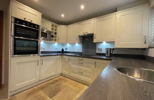 Baslow Cabaña | Beautiful Baslow Bolthole
