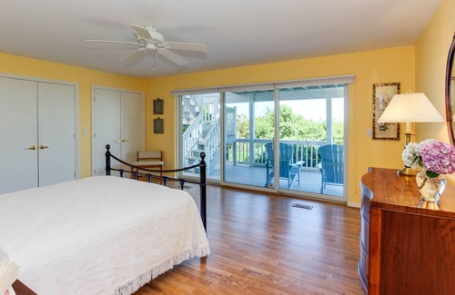 Northeast Virginia Beach Casa | Hermosa propiedad frente a la bahía - 2BR / 2BA
