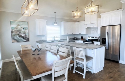 Golden Meadow Casa | Beautiful Bay Views at The Anchor Holds
