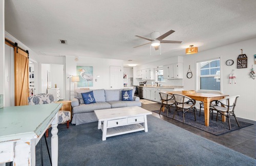 Royal Lagoons Casa | Beautiful Bayfront home that your family will love!