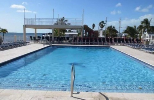 Key Largo Alquiler De RV | Beautiful Bayfront Tropical Oasis