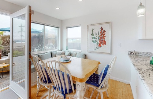 Old Town Cabaña | Beautiful Bayside Home Steps From the Water w/Free WiFi, Deck, & Private Hot Tub