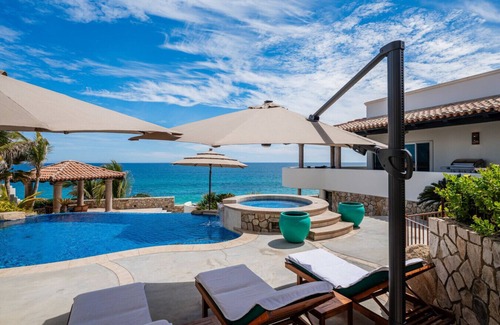 Buzzards Villa | Beautiful Beachfront Villa in Cabo Encanto