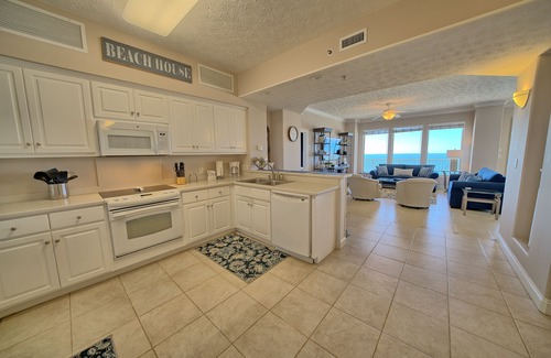Thomas Drive Condominio | HERMOSO CONDOMINIO FRENTE AL MAR! PLAYA GRATIS SVC / WI-FI INCLUIDO!