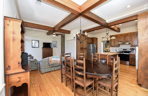 Sea Palm Village Casa | Beautiful Beachfront Colonel's Cottage
