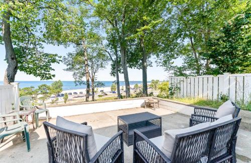 Grand Haven Casa | Beautiful Beach Cottage across from Park