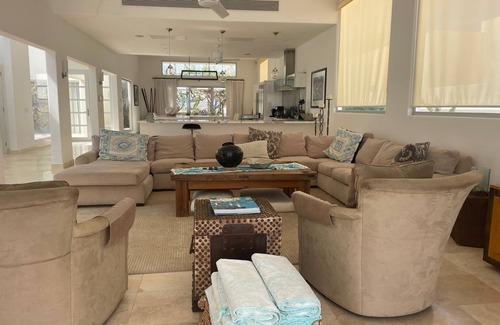 La Ribera Villa | Amazing Beachfront Villa