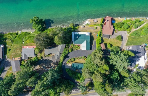 Seabeck Casa | Beautiful Beach House and additional beach cabin with Olympic Mountain view