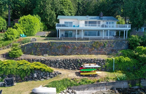 Seabeck Casa | Beautiful Beach House and additional beach cabin with Olympic Mountain view