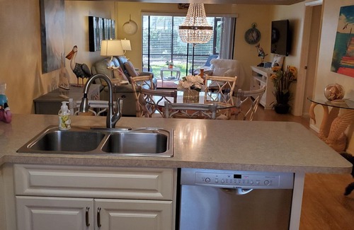 Braden River Condominio | Beautiful Beach Style Condo on Ground Level