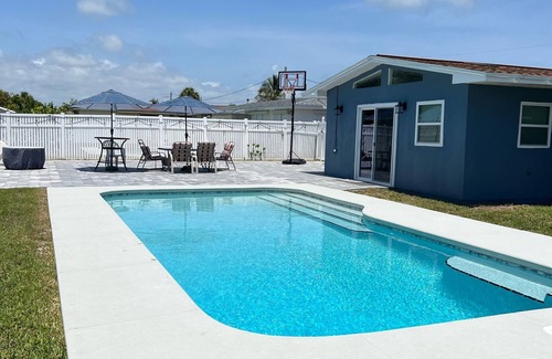South Patrick Shores Casa | Beautiful beach house with spacious living.