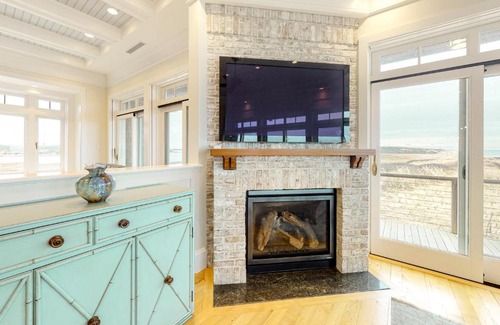 Wellfleet Casa | Beautiful Beachfront Five Bedroom Home