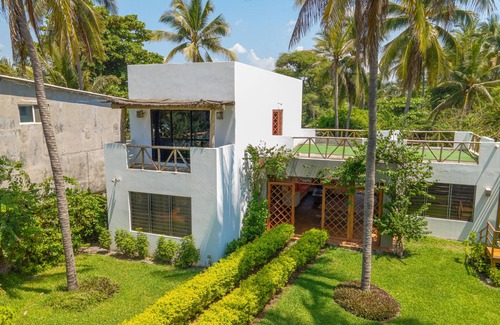 Acajutla Casa | Beautiful Beachfront house, ideal for big families