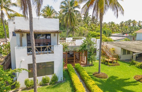 Acajutla Casa | Beautiful Beachfront house, ideal for big families