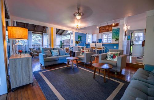 Maunaloa Casa | Beautiful Beachfront Townhouse 3bdrm 2bth with outside day bed OR overflow bedroom