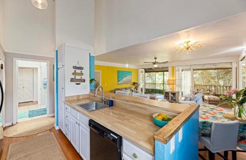 Maunaloa Casa | Beautiful Beachfront Townhouse 3bdrm 2bth with outside day bed OR overflow bedroom