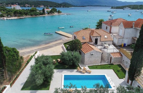 Loviste Villa | Beachfront Luxury Villa Mirce - Lovište