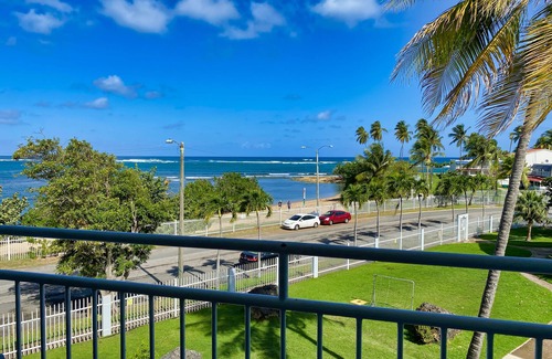 Dorado del Mar Villa | DORADO PUERTO RICO, NUEVO .. Hermosa villa totalmente remodelada frente a la playa