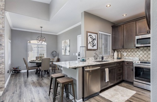 Paradise Valley Village Condominio | Tarifas de verano vigentes ... Scottsdale recientemente renovado ... Excelente ubicación
