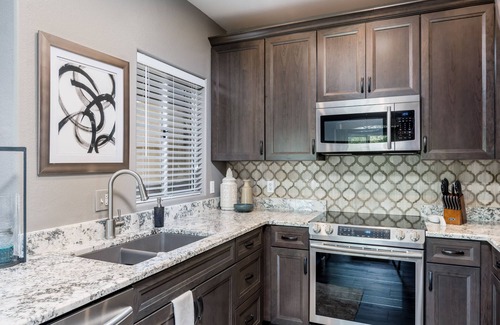 Paradise Valley Village Condominio | Tarifas de verano vigentes ... Scottsdale recientemente renovado ... Excelente ubicación