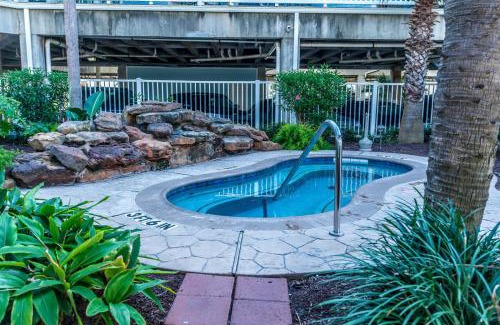 Galveston Casa | Beautiful Blue Heron Sleeps 6 Great Views