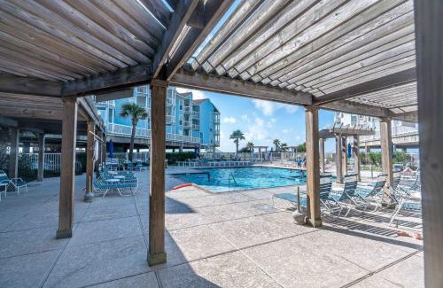 Galveston Casa | Beautiful Blue Heron Sleeps 6 Great Views