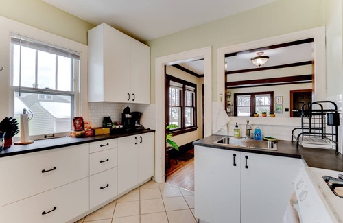 Ericsson Casa | Beautiful Boho Bungalow walk 2 Lake, Beach, Restaurants