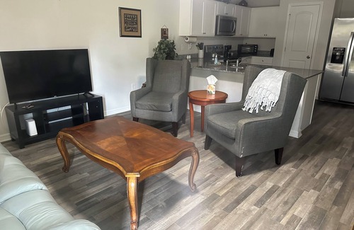 Indian Trails Casa | Beautiful Bracken Lane Bungalow
