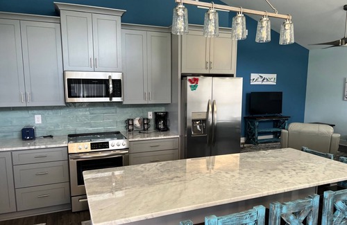 Castle Hayne Cabaña | Beautiful Brand New 2 Bedroom 2 Full Bath Cottage! Close to Beaches and city