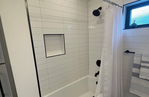 Green Lake Cabaña | Beautiful brand new Craftsman Cottage in the heart of Green Lake!