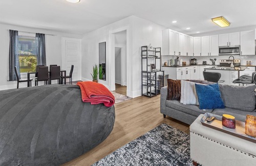 Meridian-Kessler Casa | Beautiful Broad Ripple House
