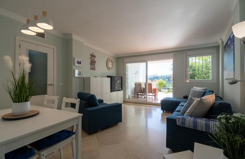 Castillo de Sabinillas Apartamento | Beautiful Buganvillas Garden Property