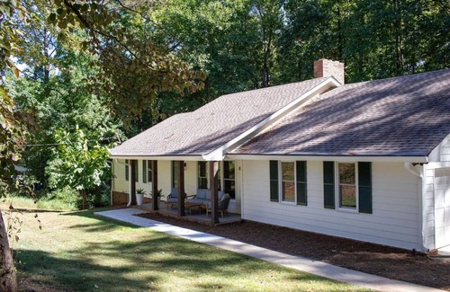 Alpharetta Casa | BUNGALOW HERMOSO - CAMINO CORTO A DT ALPHARETTA 3BR / 2BR