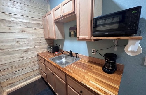 Butte Apartamento | Beautiful Butte BNB 1-bedroom apartment in fantastic Palmer with WiFi.